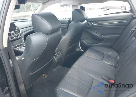 2019 Honda Accord Touring 2.0T z USA, uszkodzony, nr VIN 1HGCV2F99KA034808